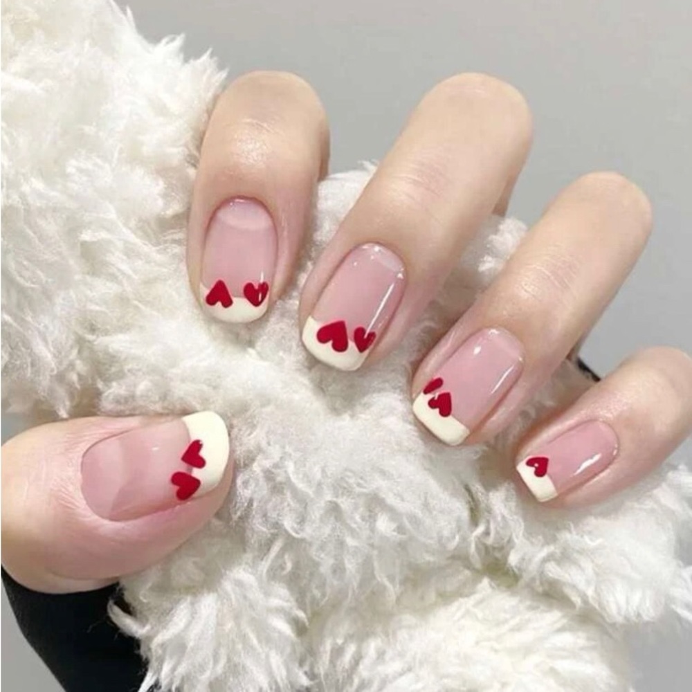 Heart press on nails